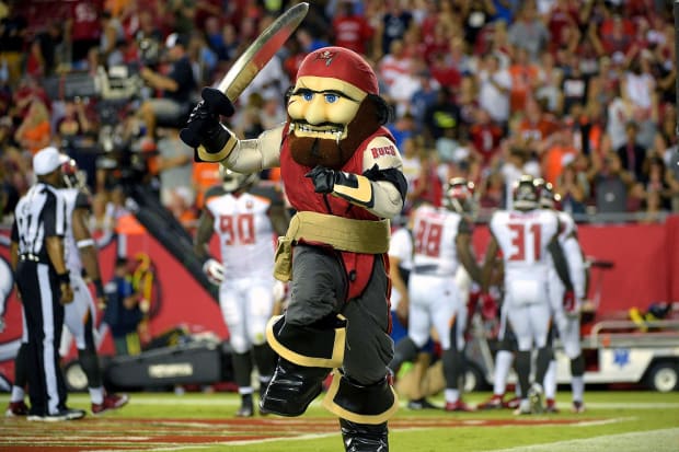 Tampa Bay Buccaneers forced to shelve 'Bucco Bruce' because of player  safety concerns