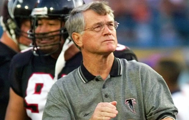 Dallas Cowboys back Dan Reeves was surrounded by New Orleans