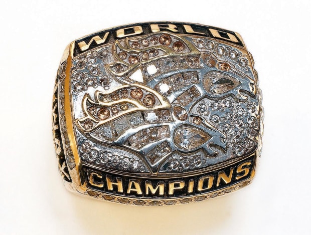 Jamal Lewis' Super Bowl ring sells for $50,820 at auction - Sports  Illustrated