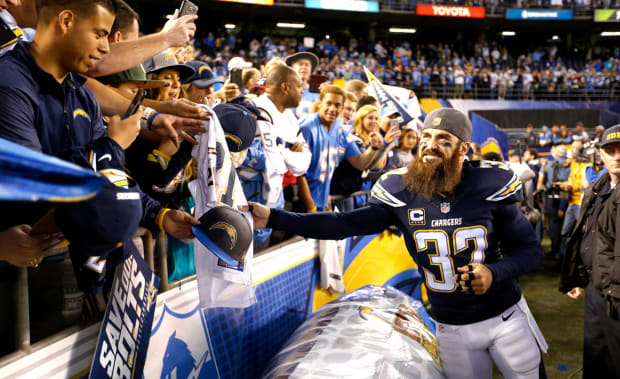 Chargers relocation rumors: Eric Weddle lays down at midfield - Sports  Illustrated