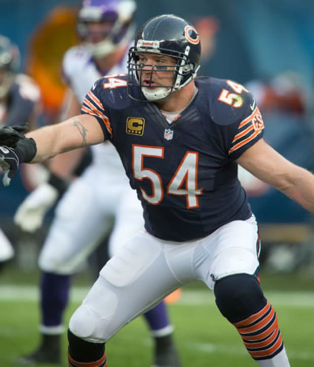 Chicago Bears Respond To Controversial Comments From Brian Urlacher - The  Spun: What's Trending In The Sports World Today