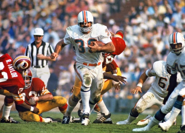 Larry Csonka Running  Neil Leifer Photography