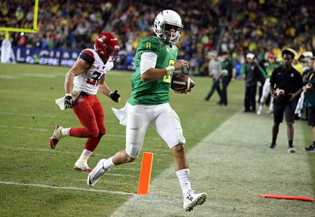 MARCUS MARIOTA Autographed College Sensation 16 x 24 Photo UDA LE 28