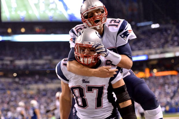 Patriots should make Pat Patriot helmets permanent, retire Gronk's 87