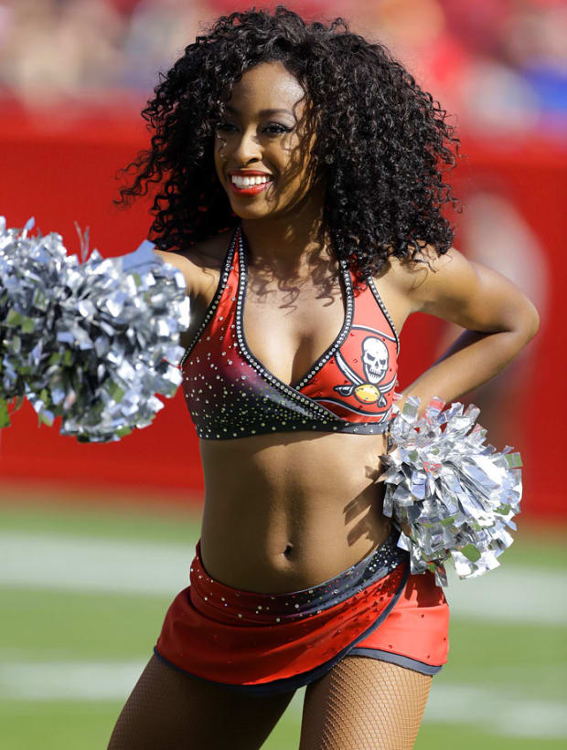 NFL Cheerleaders: Week 17 - Sports Illustrated