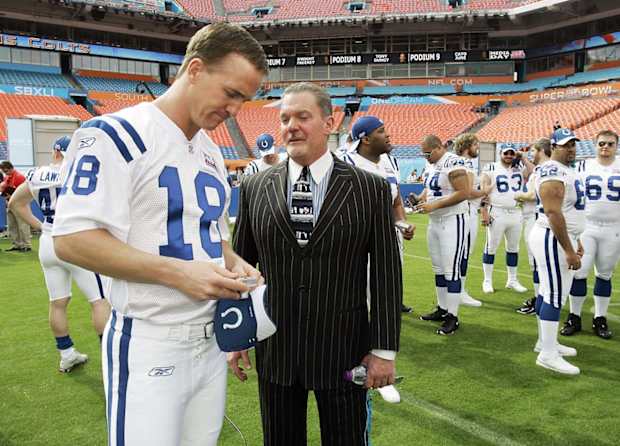 Tennessee football: Former Vol Peyton Manning steals the show on 'SNL'