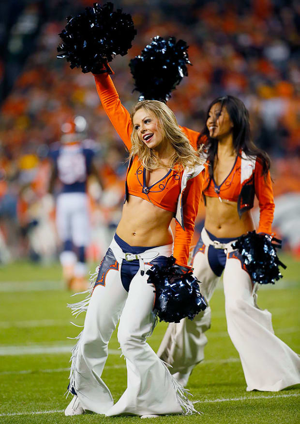 NFL Cheerleaders - Sports Illustrated