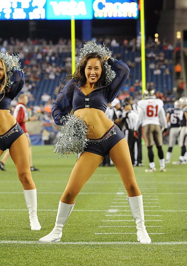 11 New England Patriots Cheerleaders are Pursuing STEM Careers - Science  Cheerleaders