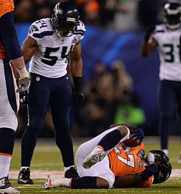 Russell Wilson arrives at Denver Broncos training in Starwood style!