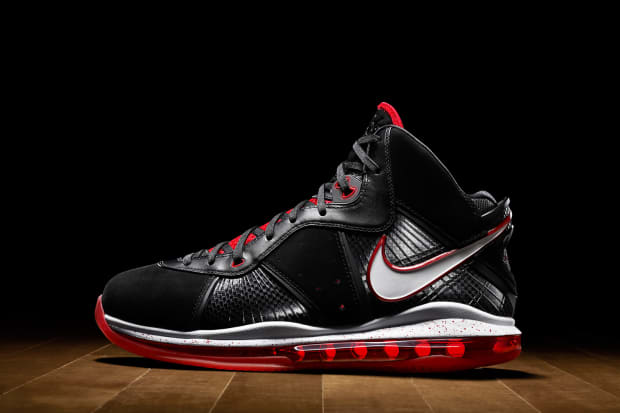 lebrons shoes in order