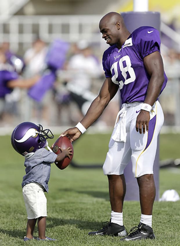 NFL Minn. Vikings' Adrian Peterson Says: 'I'm Juicing on the Blood of Jesus'