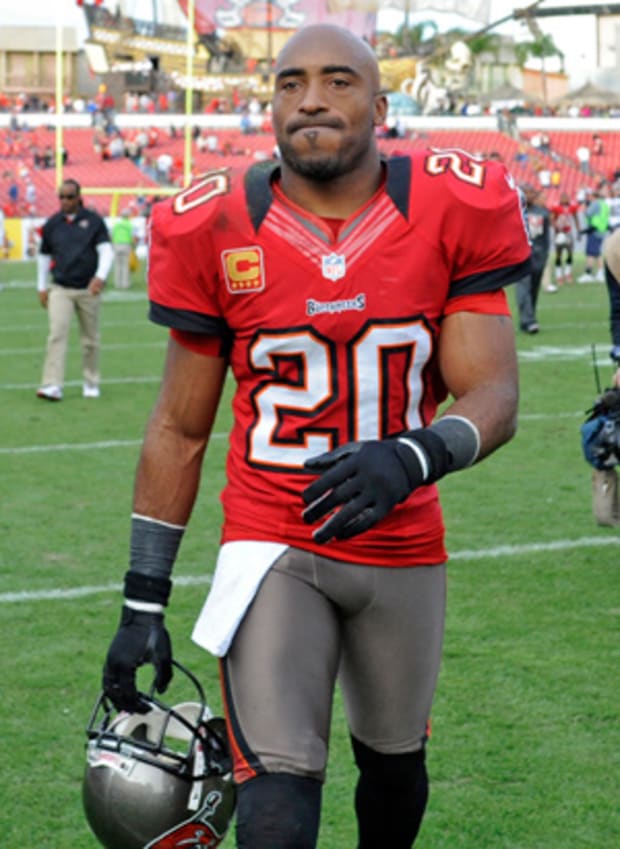 Ronde Barber retiring instead of playing backup for Bucs