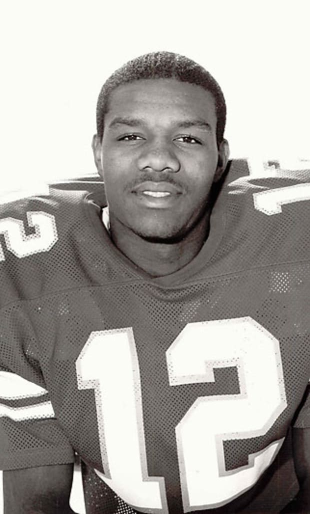 UNLV star Randall Cunningham named to College Football Hall of Fame as a  punter - Los Angeles Times