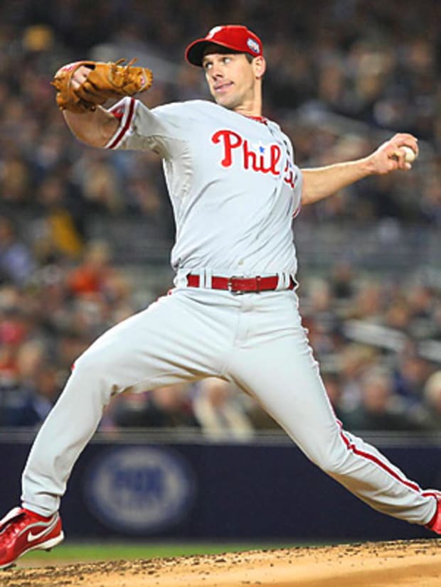 Officials: No internal discussions by Yankees about Mariners' ace Cliff Lee  