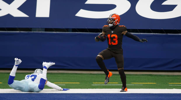 Odell Beckham Jr. rocks Deion Sanders t-shirt in Week 1 warmups