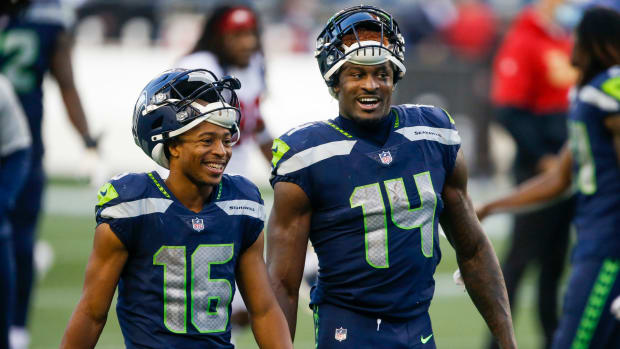 Seattle Seahawks Trail San Francisco 49ers at Halftime After Brutal  Momentum-Changing Fumble - Sports Illustrated Seattle Seahawks News,  Analysis and More