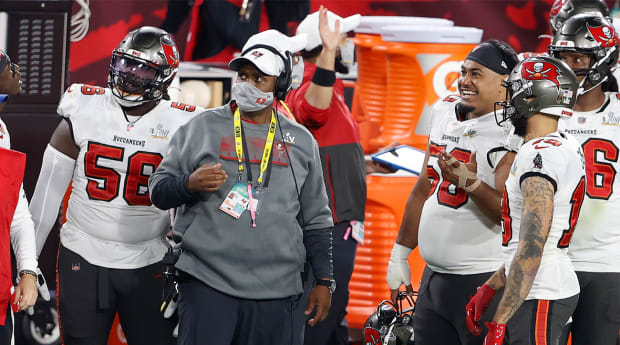 Super Bowl 2021: Buccaneers defense humiliates Chiefs offense in 31-9  thumping - Field Gulls