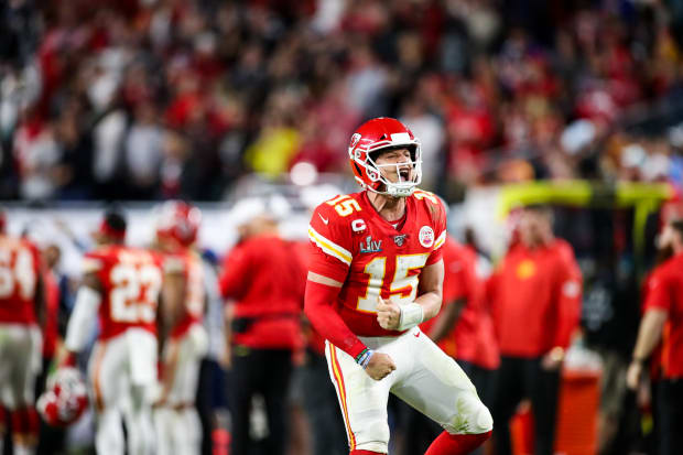 Frank Clark gets emotional with daughter on field after Chiefs win Super  Bowl LIV