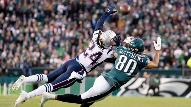 Offensive line rebounds, Jones' decision-making a downward trend and other  Pats-Steelers takeaways – Boston 25 News