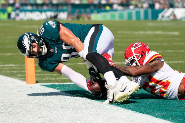 Philadelphia Eagles Stagnant vs. Commanders, Trail at Halftime - Sports  Illustrated Philadelphia Eagles News, Analysis and More