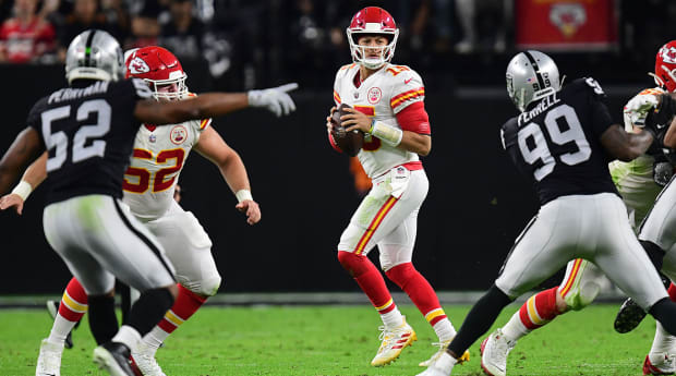 Raiders-Chiefs game on 'MNF' won't include huddle on KC's logo, Raiders  News