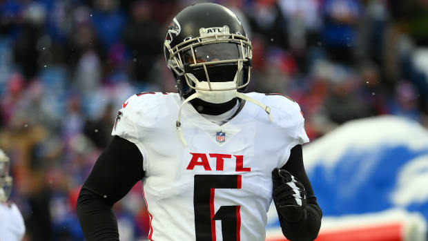 Falcons free agent makes PFF 'buyers beware' list