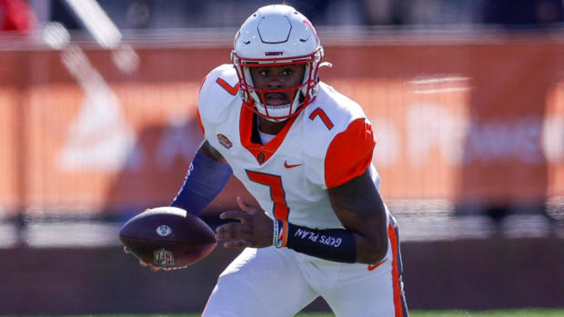 Liberty quarterback Malik Willis arrives on the red carpet before the 2022  NFL Draft on Thursday, April 28, 2022 in Las Vegas. (Joe Buglewicz/AP  Images for NFL Stock Photo - Alamy