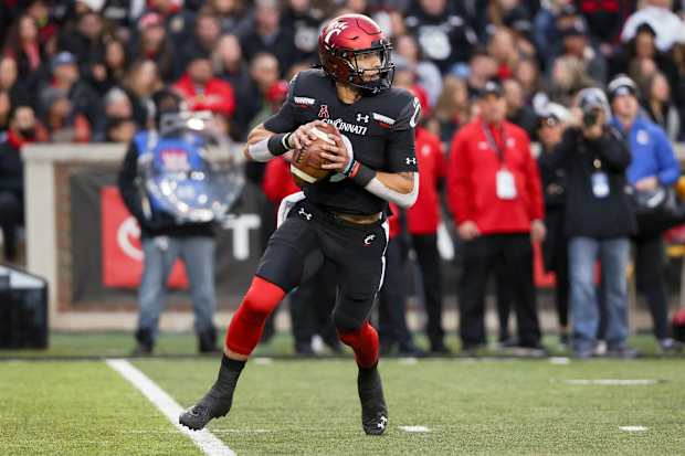 Desmond Ridder Draft Grade: Does New Atlanta Falcons QB Pass The Test? -  Sports Illustrated Atlanta Falcons News, Analysis and More