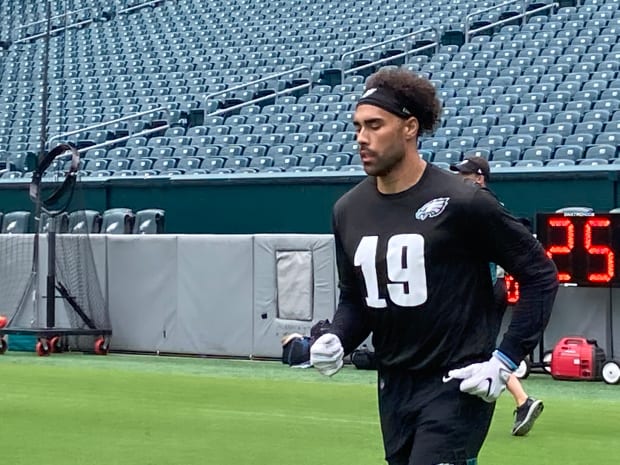 Report: Eagles wide receiver J.J. Arcega-Whiteside moving to tight