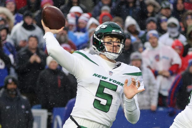 NY Jets: CBS Sports names Connor McGovern a trade candidate