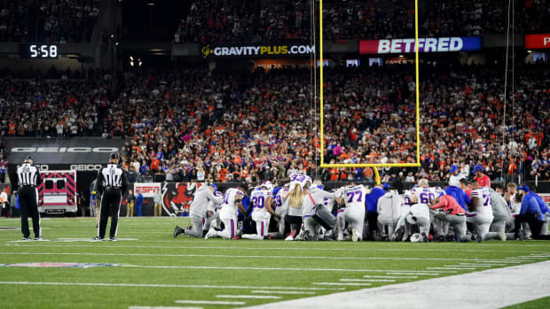 How Yahoo, ESPN Are Handling Fantasy Scoring After Bengals-Bills  Postponement - Sports Illustrated