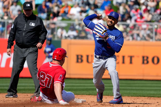 Dodgers News: Mookie Betts Kept Prepared To Deliver Walk-Off Hit On  Scheduled Rest Day