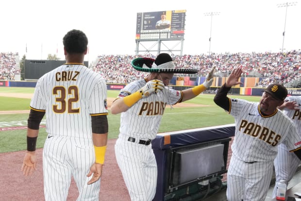 Padres Superstar Having Time of His Life in Mexico City