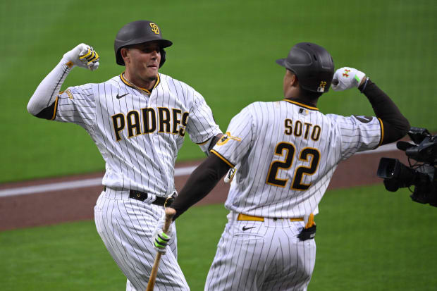 Padres' social media accounts were hacked; no imminent agreement