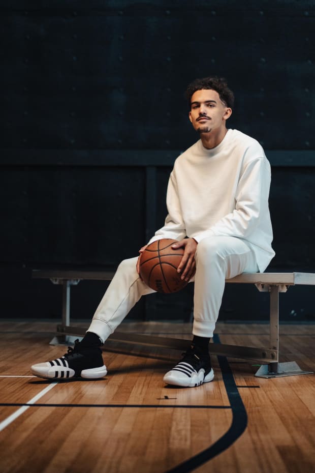 Billy Duidelijk maken onderzeeër Trae Young Debuts the Adidas Trae Young 2 - Sports Illustrated FanNation  Kicks News, Analysis and More