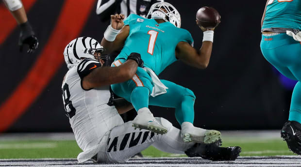 Doctor Who Examined Dolphins' Tua Tagovailoa Is Dismissed - The New York  Times
