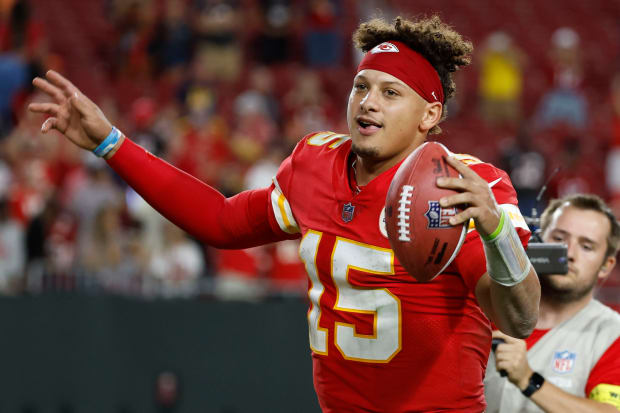 Raiders vs Chiefs Same Game Parlay: Player Props for Travis Kelce, Davante  Adams, Darren Waller, More