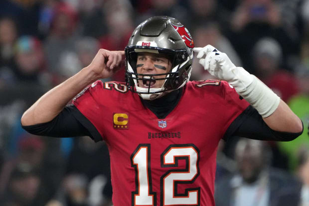 Brady, Bucs beat Seahawks 21-16 in historic Germany game - The Columbian