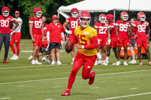 Kansas soldiers attend Chiefs training camp, meet Patrick Mahomes