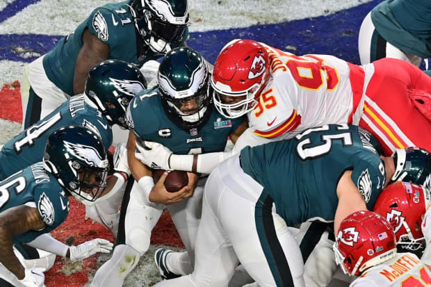 Chris Jones reasserts his dominance in return for KC Chiefs