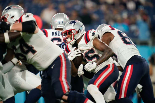 Philadelphia Eagles & New England Patriots Trade Blows, Philly Leads at  Halftime - Sports Illustrated Philadelphia Eagles News, Analysis and More