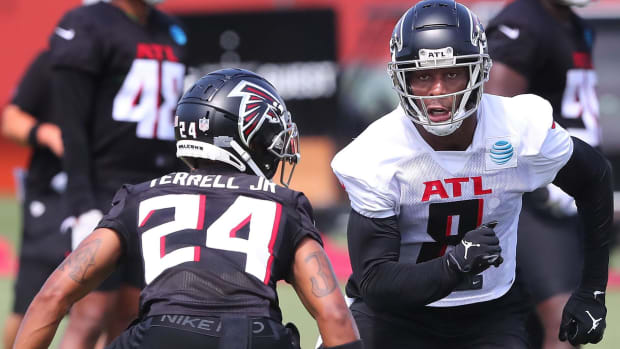 Falcons OTAs: Marcus Mariota connects with Kyle Pitts on deep ball