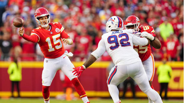 Chiefs-Bills playoff game illustrates key problem for Titans