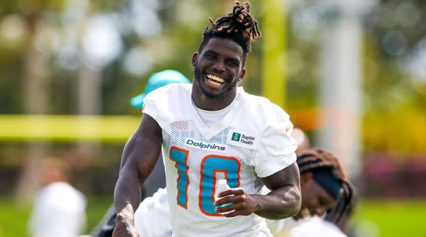 Vegas Sportsbook Sets Dolphins 2022 Over/Under at 8.5 - Miami Dolphins