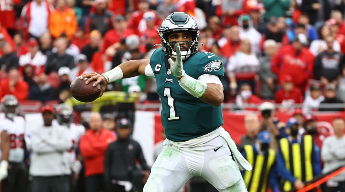 Monday Night Football: Buccaneers host Eagles for matchup of