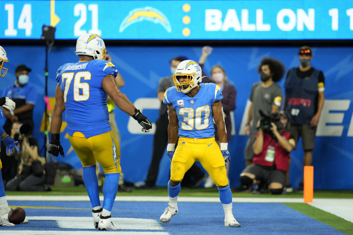 Los Angeles Chargers await OT Rashawn Slater's return