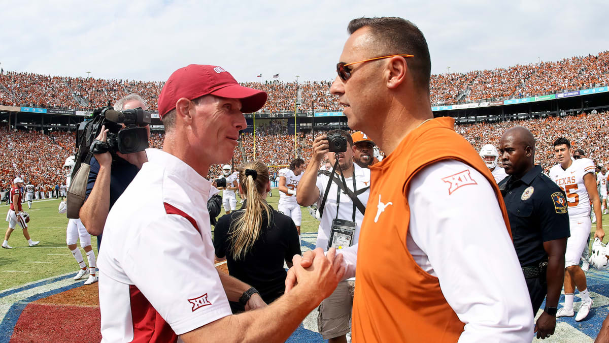 Oklahoma vs Texas: Fox runs on field in Red River Rivalry game [VIDEO] -  Sports Illustrated