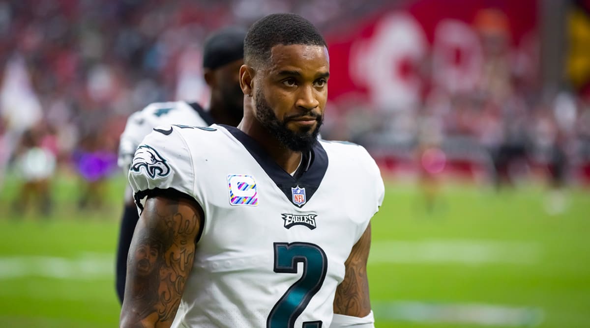 Eagles’ Darius Slay Sidelined After Knee Surgery
