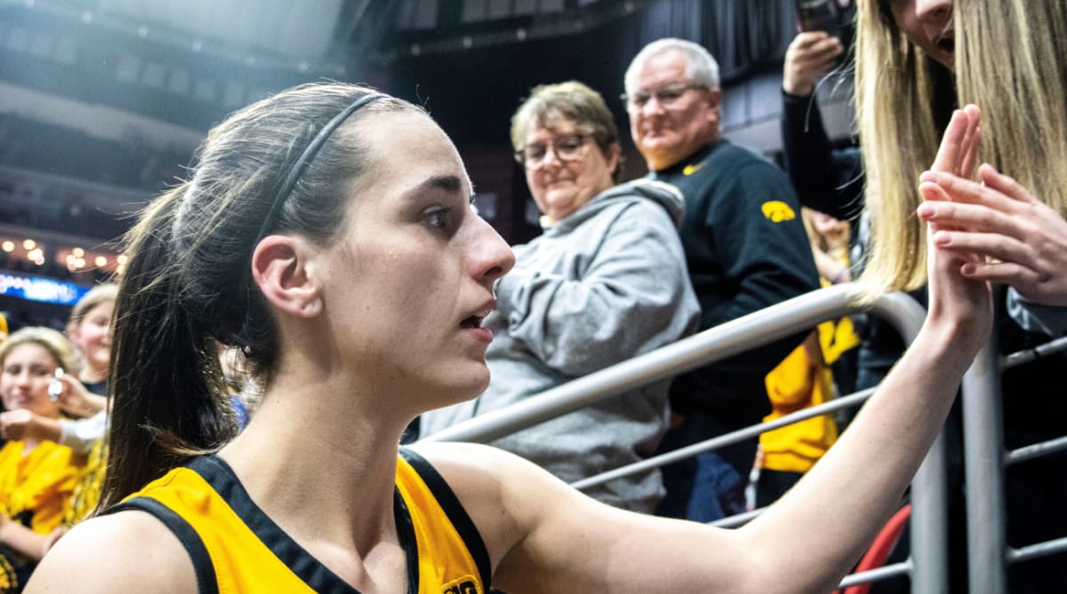 Caitlin Clark, Iowa Basketball Draw Line Around the Block Ahead of Game ...