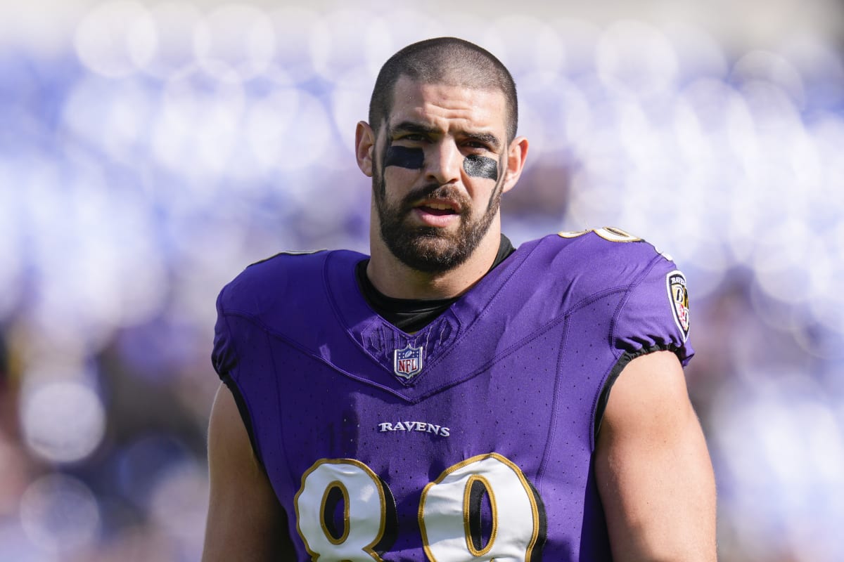 Ravens’ Mark Andrews Praised for Helping With Medical Emergency on Flight